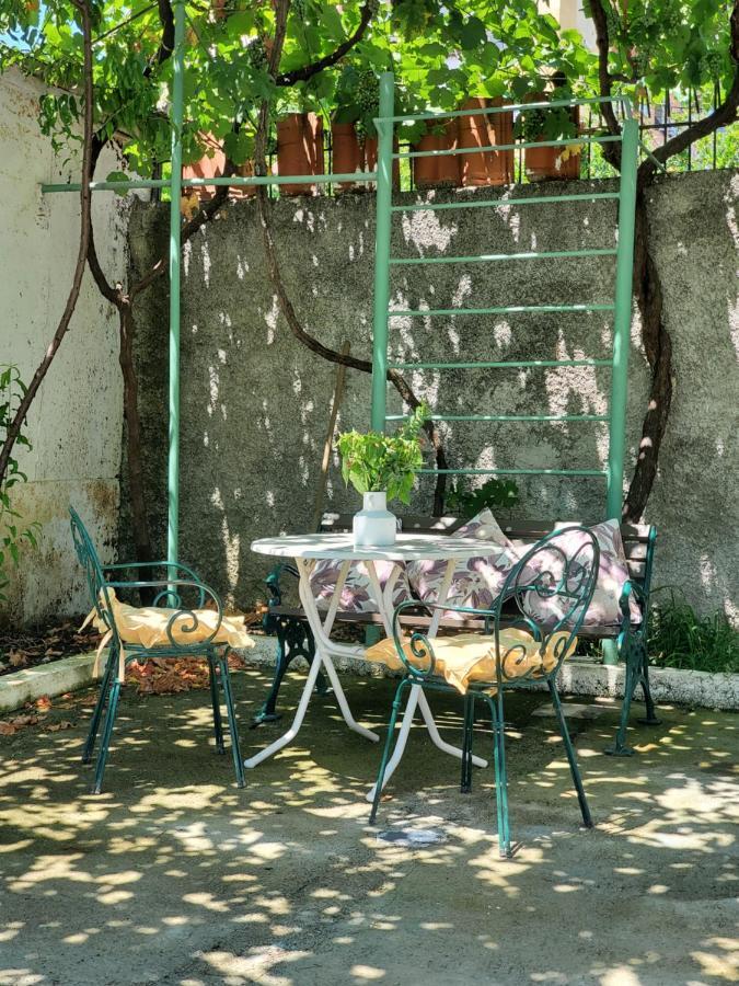 Unique Traditional House, Hosted By J&G Tirana Eksteriør billede